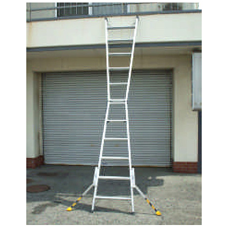 脚立の転倒防止にセーフティライダーをご活用下さい。