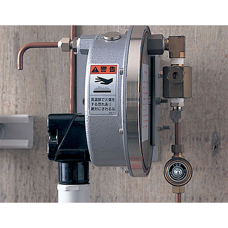 ■使用例／アルミステッカー　警告 高温部で火傷を・・