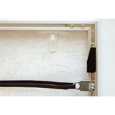 ■アルミフレーム アモット　裏（コーナー部、吊り具、押さえバネ）