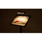 夜でもはっきりメニューが見えるLEDライト付き