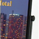 【左右独立高さ調節】サイドのノブをゆるめて脚の高さを調節します。段差対応:0〜270mm/傾斜地対応:0〜15度(※傾斜対応角度は設置場所により多少異なります。