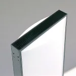 ■アクリル成形の美しいアール型の看板は上部まで光ります。