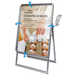 ■ポスターフレームは全面開閉式でポスターの交換が簡単です。