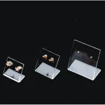 ピアススタンド