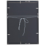 ■吊り金具・・・専用吊り下げ金具で壁に掛けた時、裏面からかけひもが見えません。