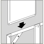 付属の木ねじで、スライドアングルを壁面に設置した後、標識を差し込みます。