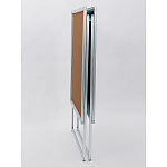 ■折りたたむとスリムに収納可能