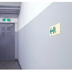 ■使用例/路誘導標識(蓄光)