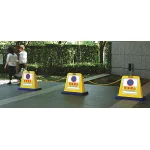 ■サインキューブ 別売のチェーンで連結できます。