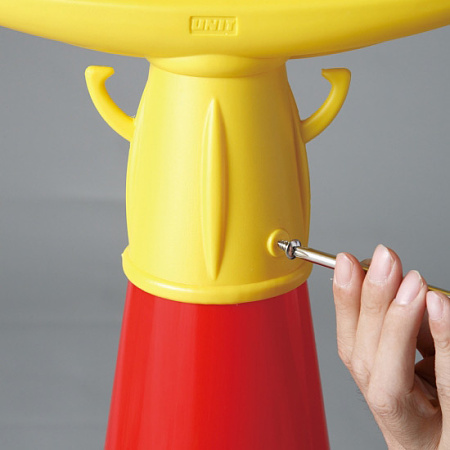 ■ネジで取付簡単
