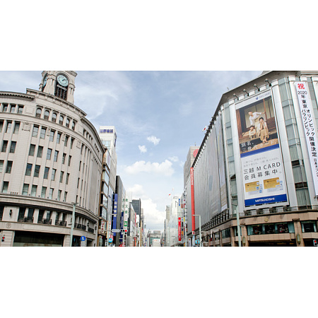 車の運転手から見られるのぼり旗・看板とは？効果的な屋外広告の見せ方