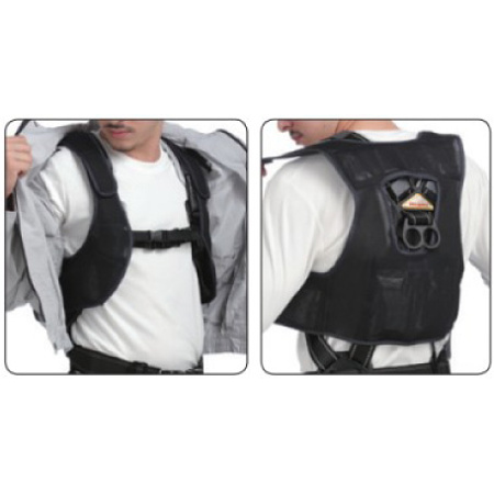 首元、両脇、腰部の計4箇所に保冷剤がセット可能！