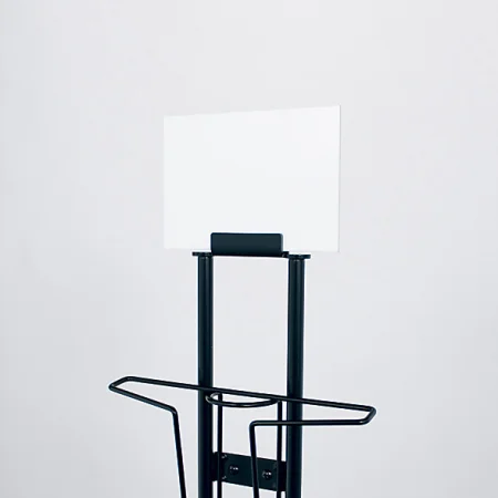 ■サインプレート付き。カッティングシートや出力プリントを貼ってお使いください