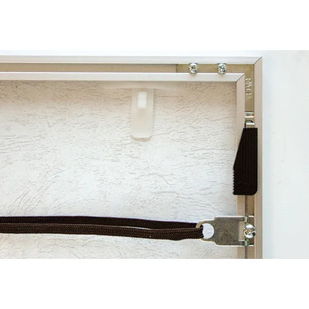 ■アルミフレーム アモット　裏（コーナー部、吊り具、押さえバネ）