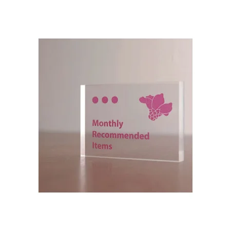 印刷した透明シートを貼って使用も可能。