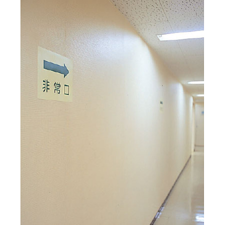 ■使用例／側面貼付蓄光ステッカー