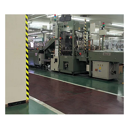 ■蛍光反射トラテープ 使用例（柄・幅はご確認下さい）