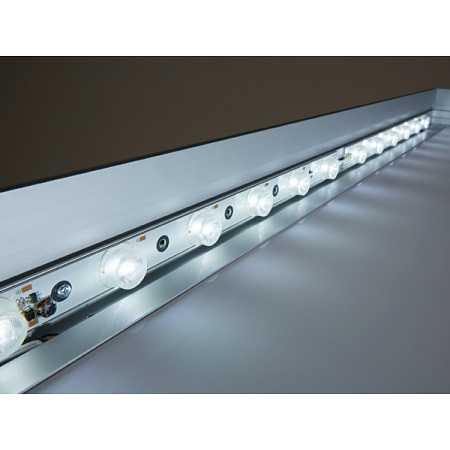 ■両面用の内照仕様は、高輝度LEDを使用したエッジライト方式を採用しています。