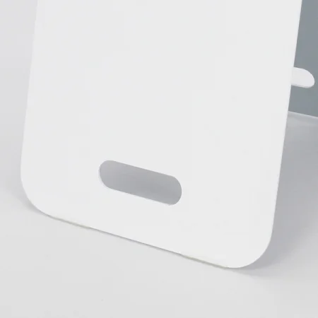 ■クッション樹脂付きで4点接地で安定します。