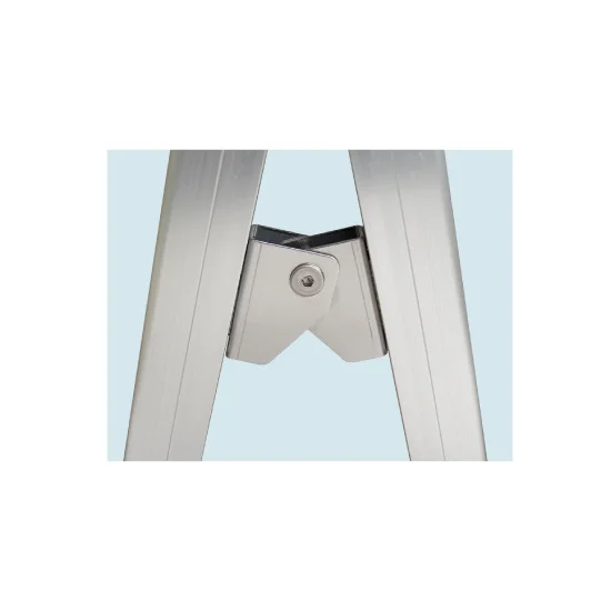 ■ステンレス製開き止め金具。看板本体を折りたたんだ時も指を挟まない安全設計。