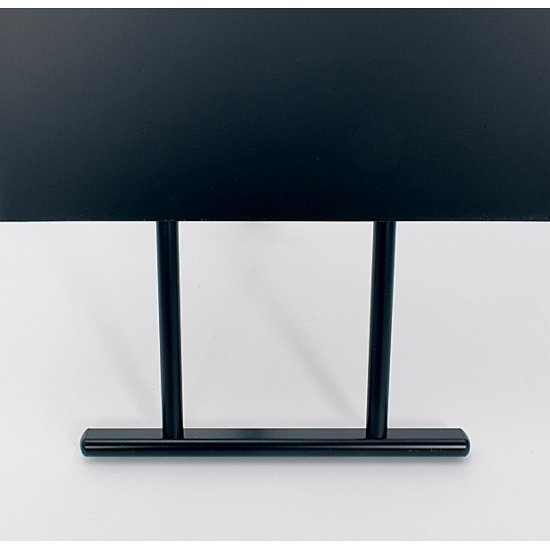 ■二軸の脚で安定