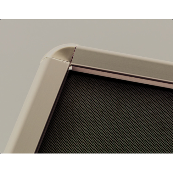 ■透けない新ドット方式。白色も美しく鮮明な表現に！