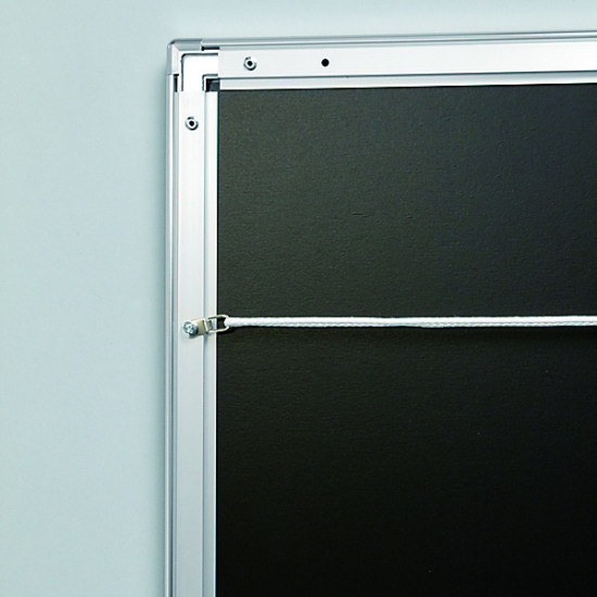 吊り金具でひもがけ