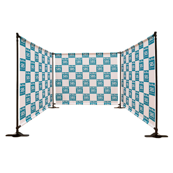 ■本体(1面用)×1台と連結パーツ×2台の3連結コの字型の例