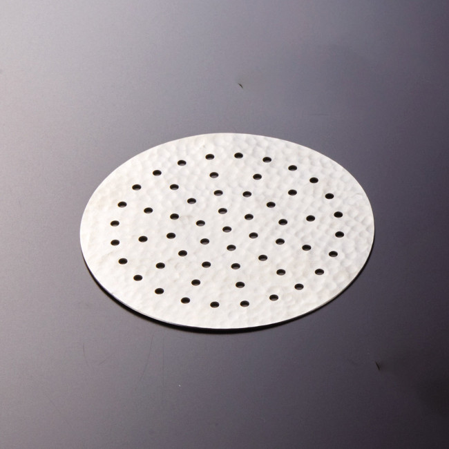 穴径：φ0.3cm