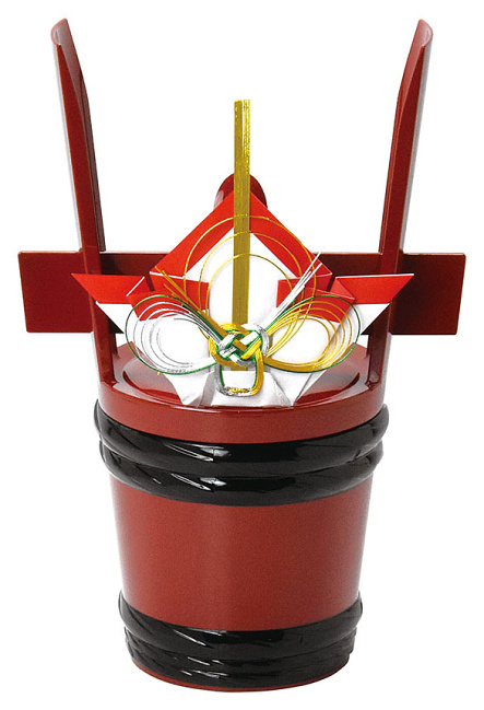 約27×18×H39.5㎝ ※1.8リットルガラス瓶付 ※角樽飾り付（朱/黒両方ともに付属） ※材質:ABS樹脂 ※ウレタン塗装