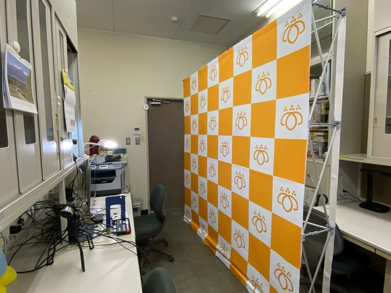 動画配信時の背景用バックパネルを製作しました!