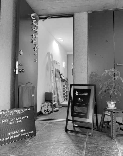 大きなキーボードがおしゃれなクリエイティブカンパニーさんの看板を制作しました！