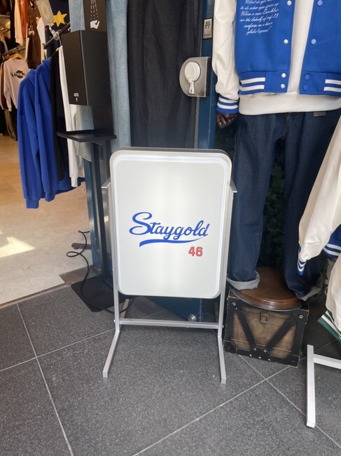 古着らしいフォントの数字が印象的なロゴの古着屋さんの電飾看板を製作しました!