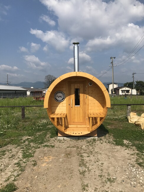 ワッペンのデザインを流用した創業50周年記念のプレート看板を製作しました!