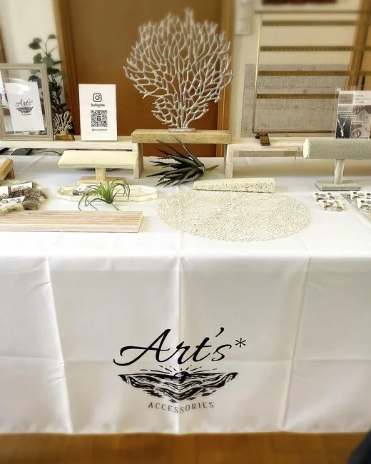 アクセサリーブランド様の上品なテーブルクロスを製作させていただきました。