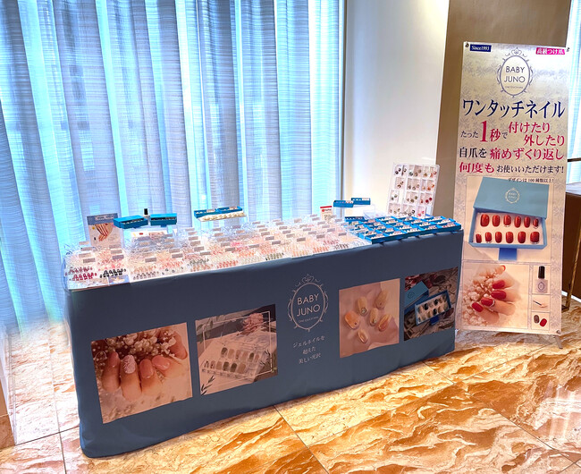 写真が目を引くネイル協会様のオリジナルテーブルクロスを製作いたしました。