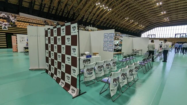 統一されたデザインの建設業者様の「展示会セット」を製作いたしました。