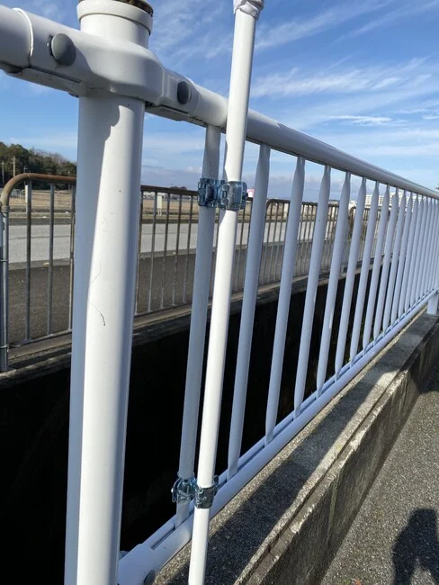 10枚のセイルバナーでインパクト抜群のPR！自動車教習所様のセイルバナーを製作いたしました。