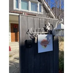 オシャレなネイルサイン様のプレート看板を製作いたしました。