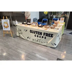 グルテンフリークレープ屋さんのオリジナルテーブルクロスを製作させていただきました。